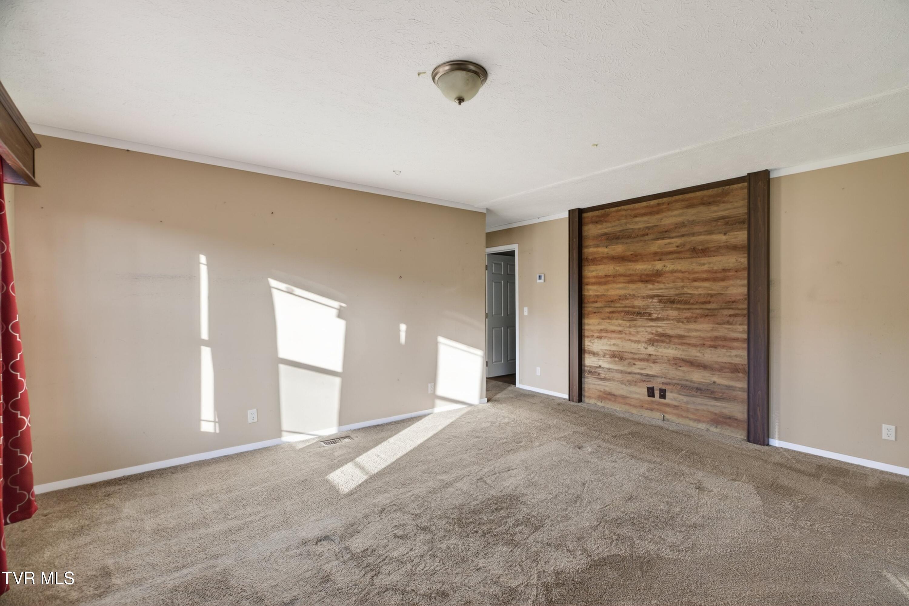 238 Overlook Lane Rutledge, TN 37861 - Photo 4 of 26 005-238OverlookLane-Rutledge-TN-37861-SM