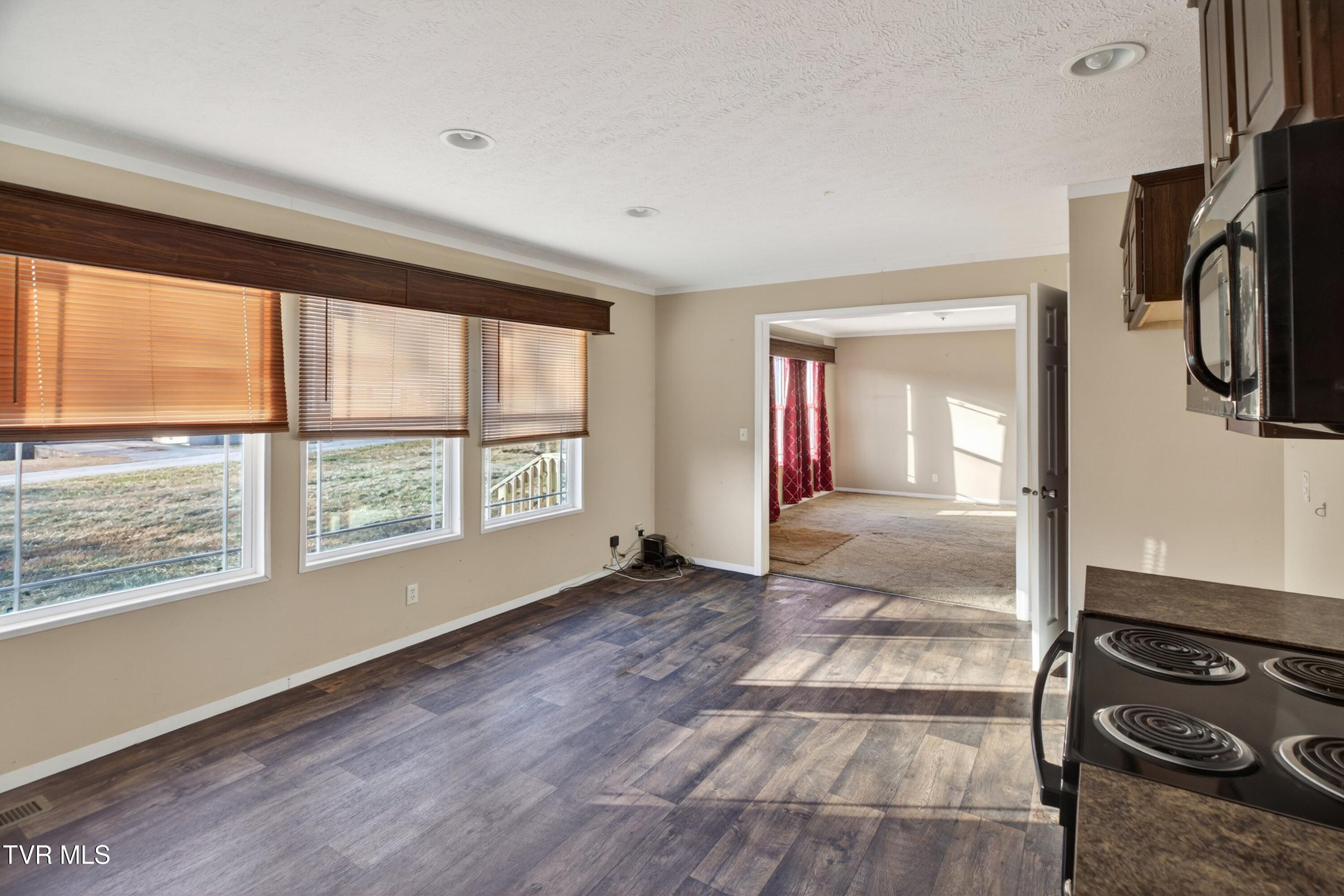 238 Overlook Lane Rutledge, TN 37861 - Photo 7 of 26 008-238OverlookLane-Rutledge-TN-37861-SM