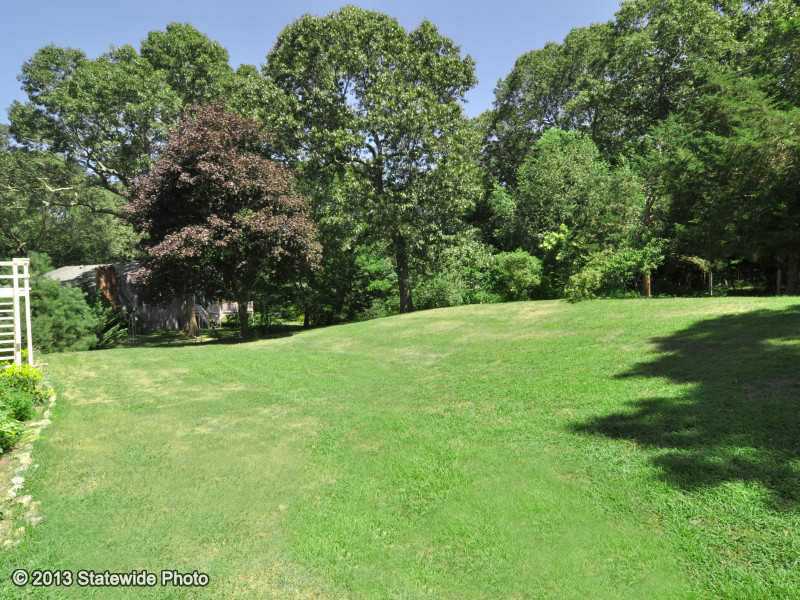 21 Chestnut Road North Kingstown, RI 02852 - Photo 14 of 25 Yard/Garden.