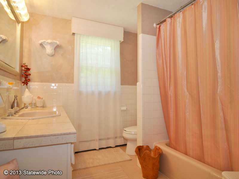 21 Chestnut Road North Kingstown, RI 02852 - Photo 25 of 25 Bathroom.