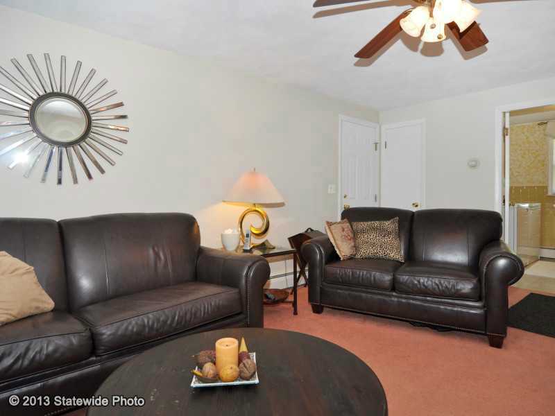 21 Chestnut Road North Kingstown, RI 02852 - Photo 7 of 25 Den/Family/Great Room.