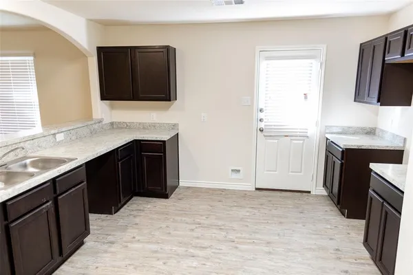 $1,830 | 1503 Cardinal Drive, Ennis, TX 75119