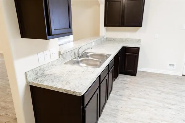 $1,830 | 1503 Cardinal Drive, Ennis, TX 75119