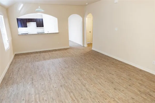 $1,830 | 1503 Cardinal Drive, Ennis, TX 75119