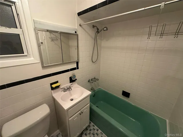 $2,000 | 32-27 42nd Street | Astoria