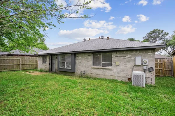 $1,800 | 12226 Kings Meadow Drive, Houston, TX 77044