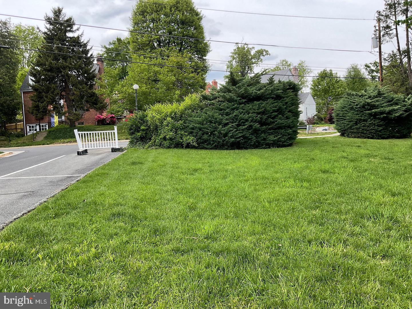 575 Thayer Avenue, Unit 404 Silver Spring, MD 20910 - Photo 2 of 26 a garden view