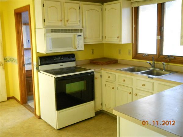 23 Meadow Road, Unit 23 Uxbridge, MA 01569 - Photo 3 of 9 Gallery Image 3