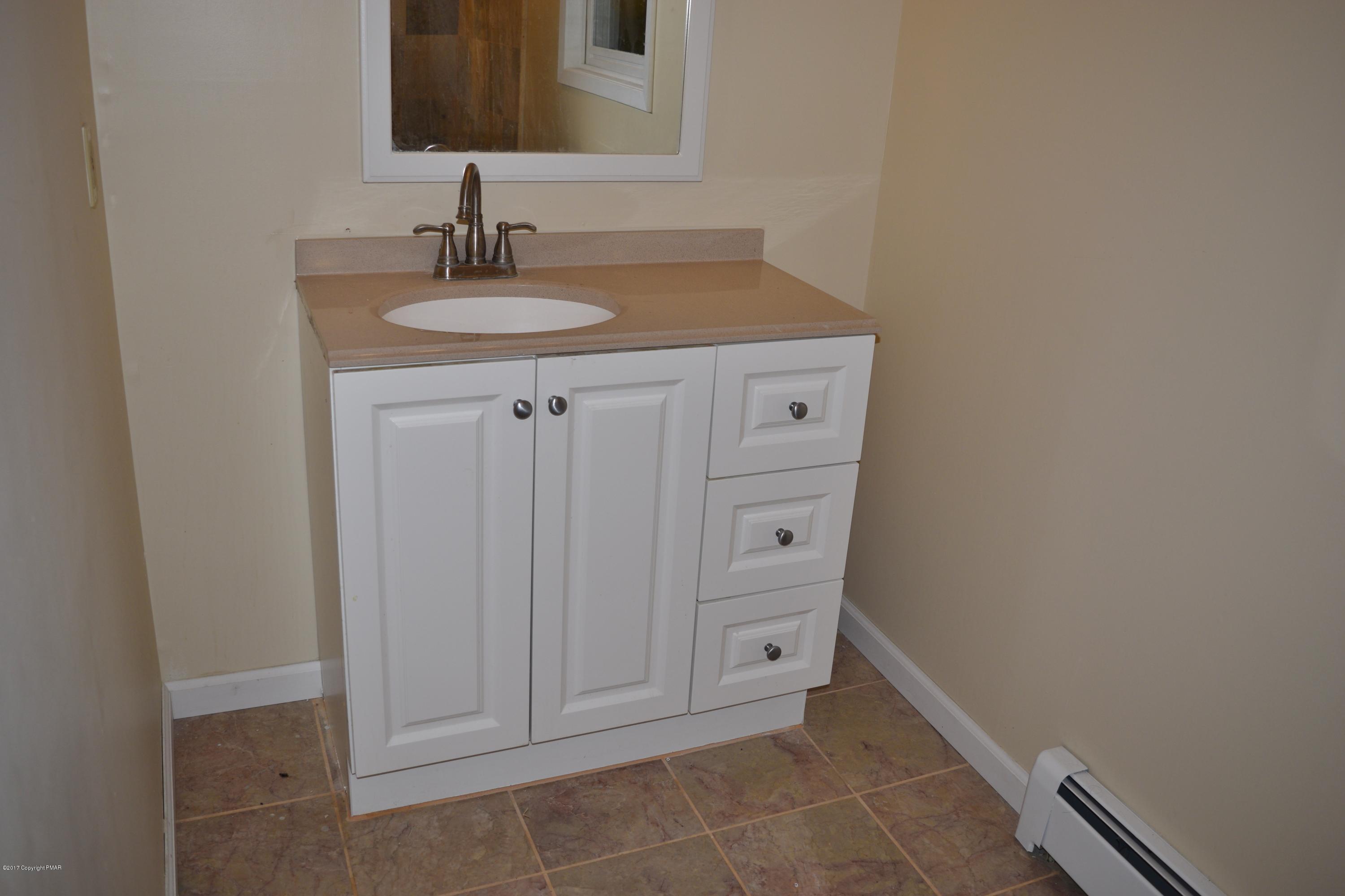 5108 Pine Ridge Road North East Stroudsburg, PA 18302 - Photo 30 of 48 Master Bathroom