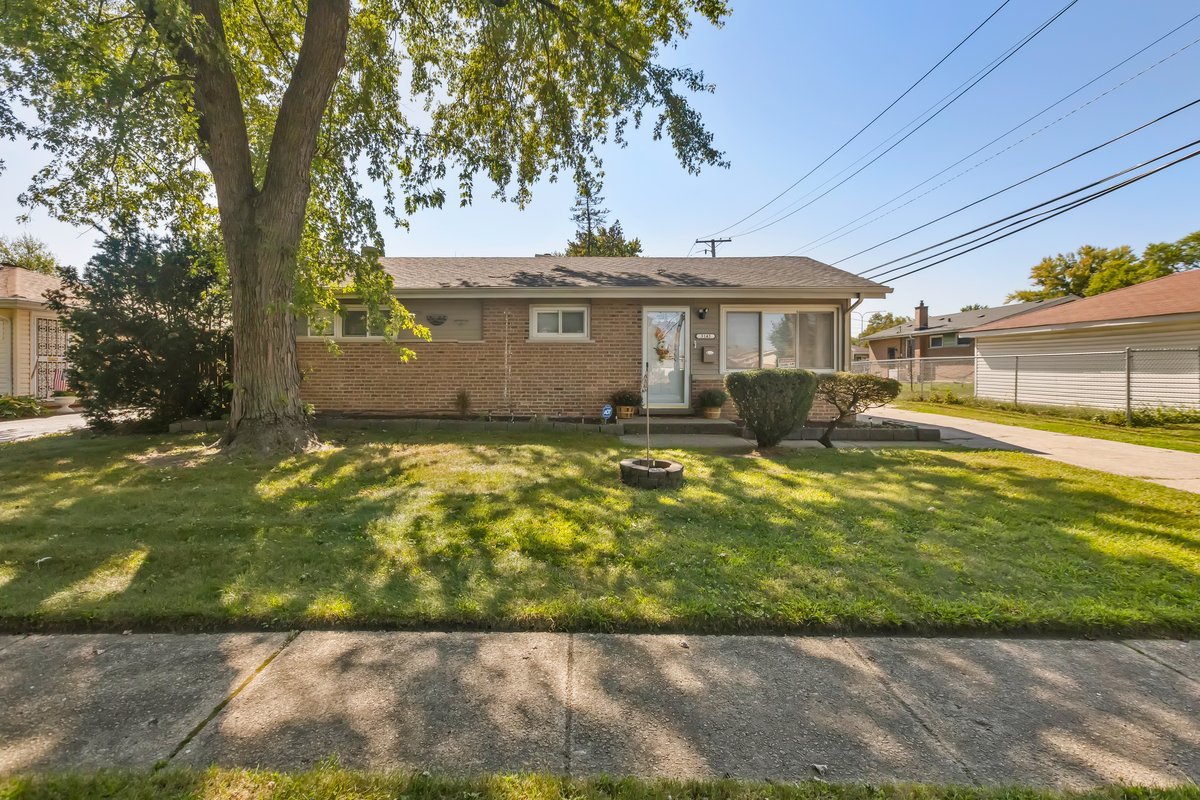 3145 Nottingham Avenue Markham, IL 60428 - Photo 1 of 12