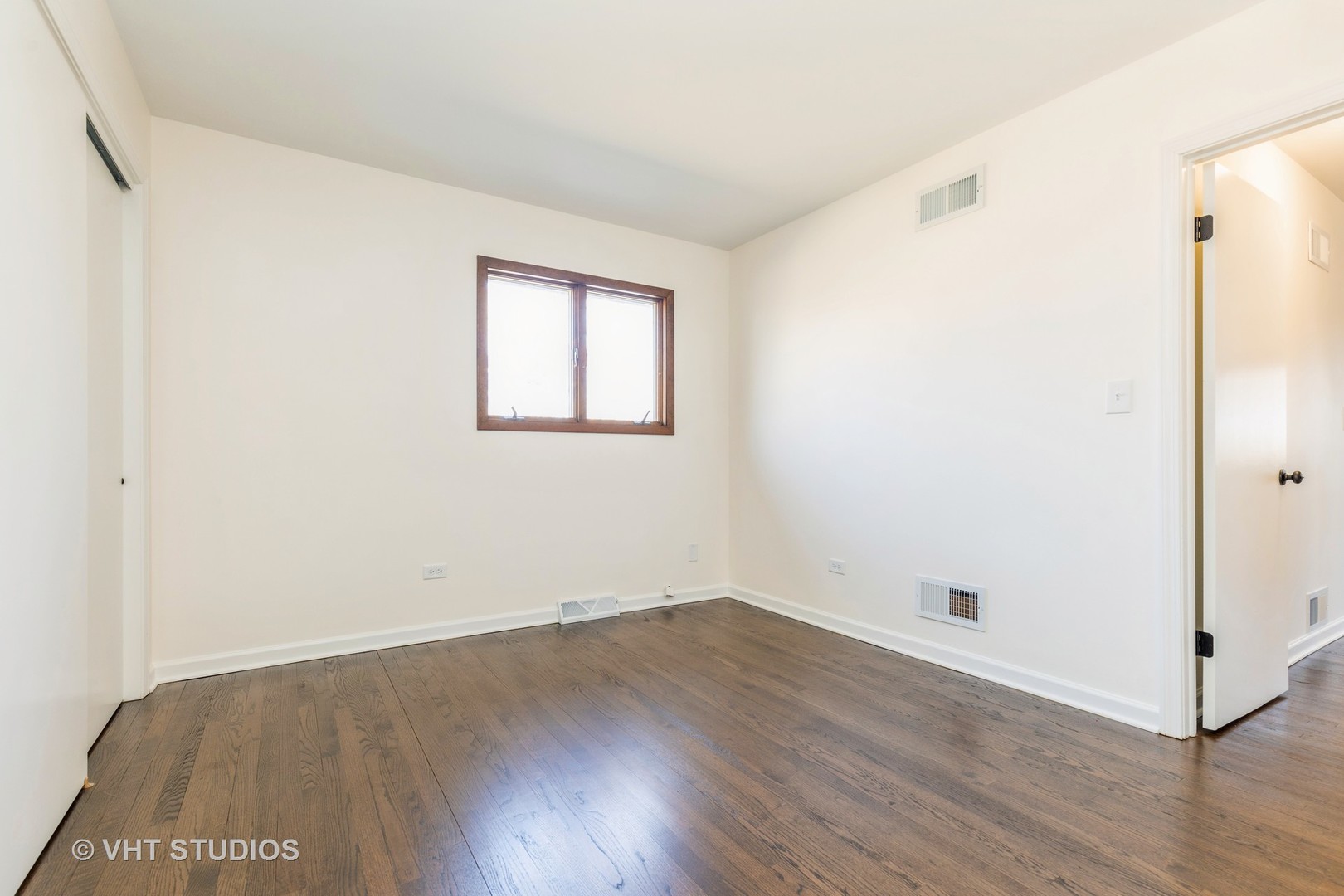 9802 Clark Road Richmond, IL 60071 - Photo 9 of 13 Gallery Image 9