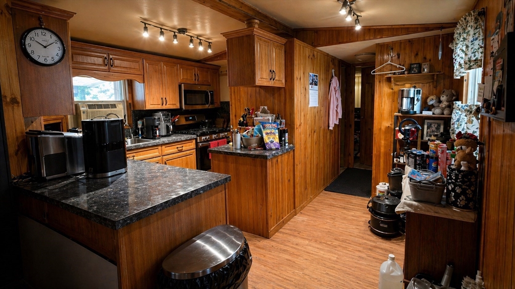 35 Patterson Road Shirley, MA 01464 - Photo 6 of 9