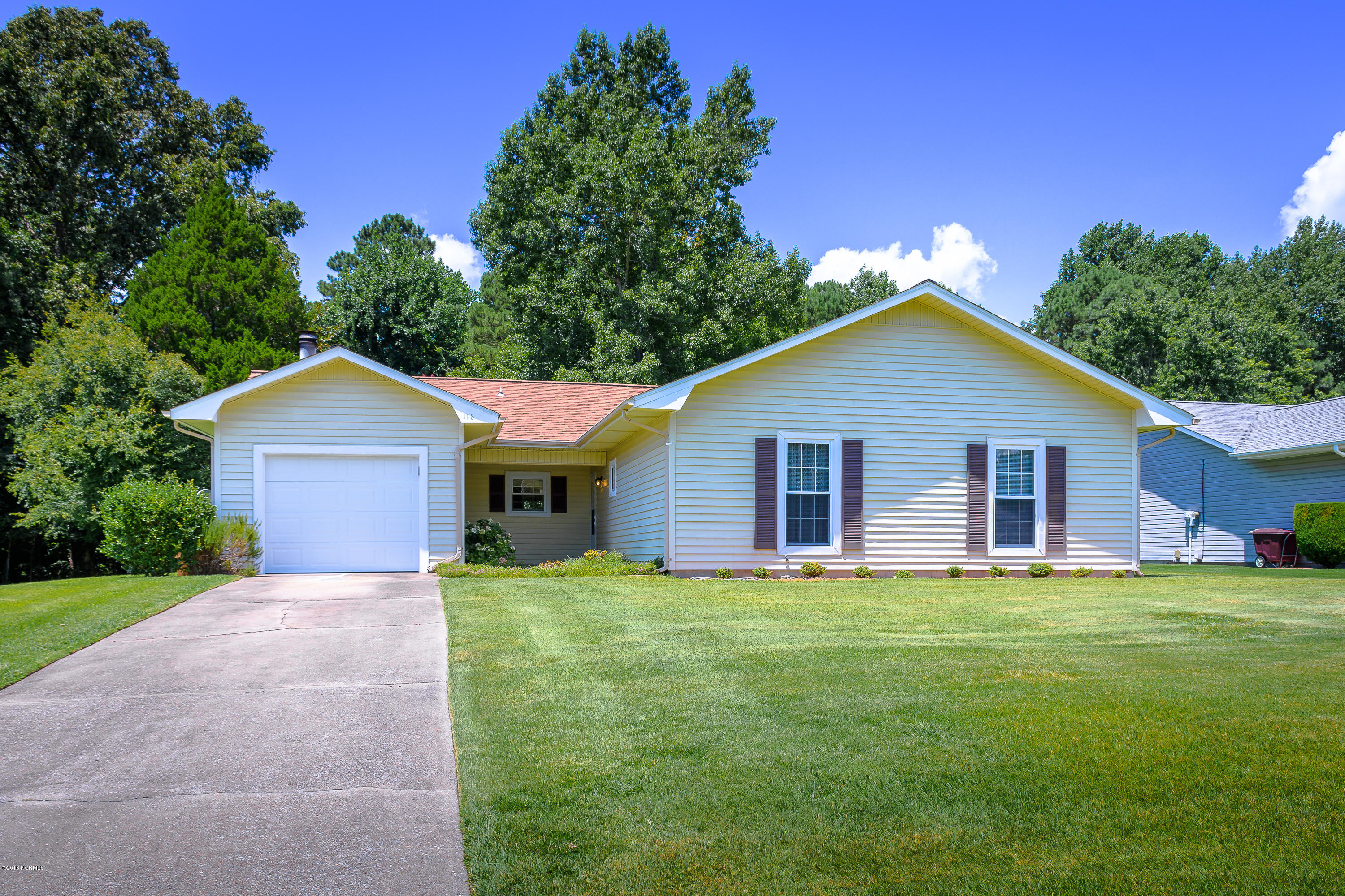 116 Balsam Road Jacksonville, NC 28546 - Photo 1 of 27 (02 of 27) Diane Castro_116 Balsam Rd-16