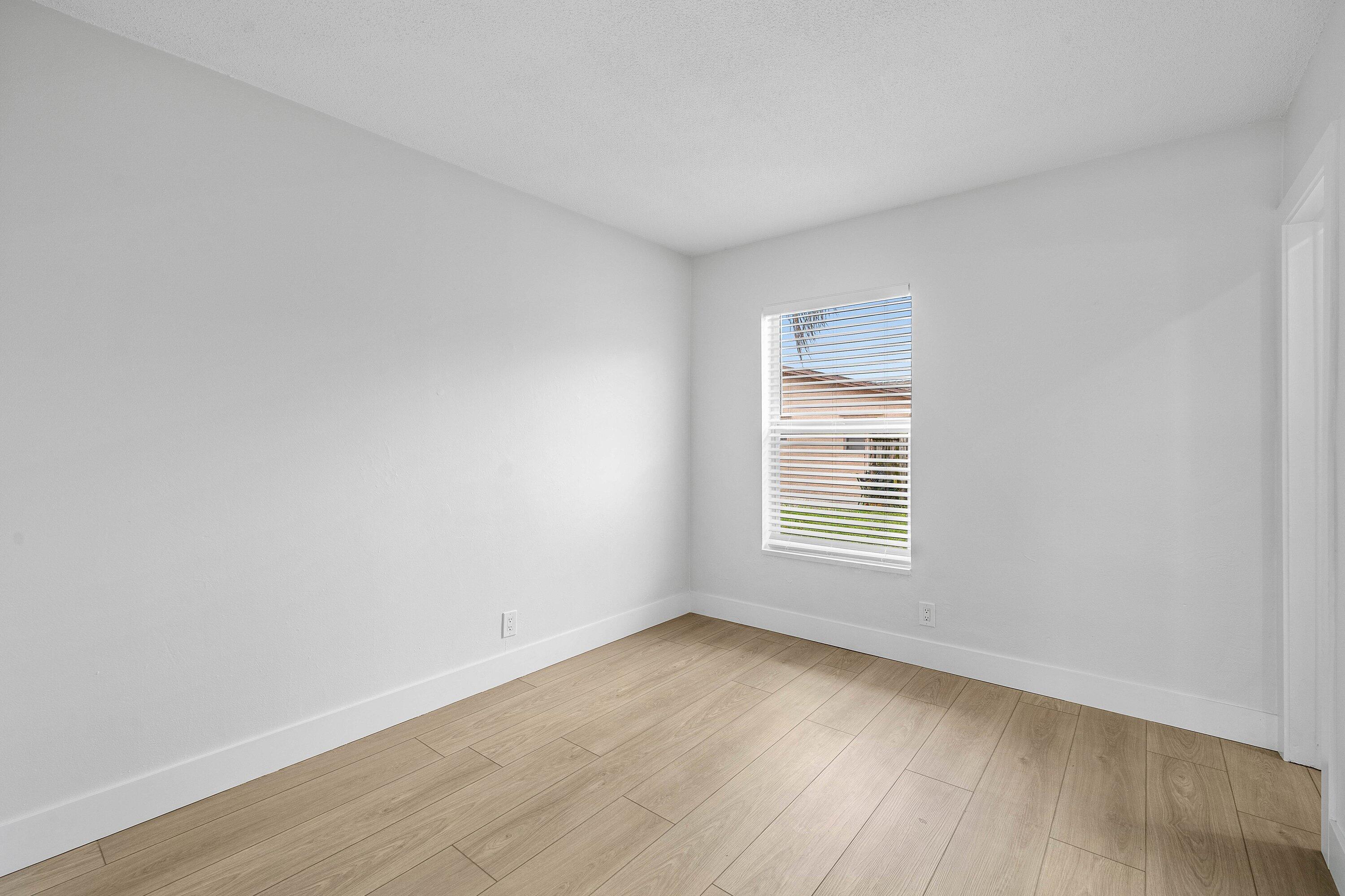 196 Northeast 28th Street Boca Raton, FL 33431 - Photo 10 of 35 196 NE 28th Street (12)