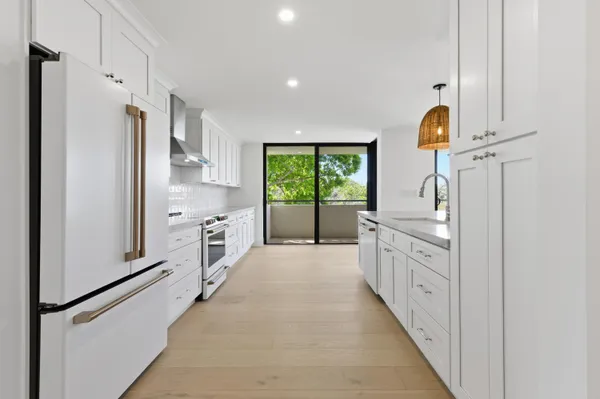 $1,389,999 | 1000 North Us Highway, Unit BE205, Jupiter, FL 33477