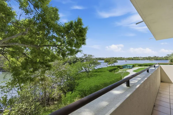 $1,389,999 | 1000 North Us Highway, Unit BE205, Jupiter, FL 33477