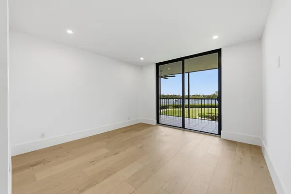 $1,389,999 | 1000 North Us Highway, Unit BE205, Jupiter, FL 33477