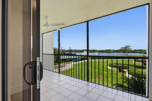 $1,389,999 | 1000 North Us Highway, Unit BE205, Jupiter, FL 33477