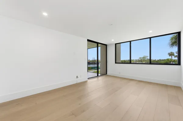 $1,389,999 | 1000 North Us Highway, Unit BE205, Jupiter, FL 33477