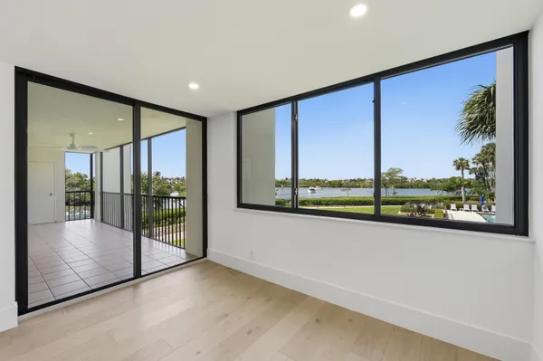 $1,389,999 | 1000 North Us Highway, Unit BE205, Jupiter, FL 33477