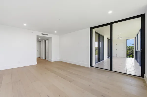 $1,389,999 | 1000 North Us Highway, Unit BE205, Jupiter, FL 33477