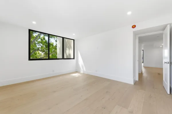 $1,389,999 | 1000 North Us Highway, Unit BE205, Jupiter, FL 33477