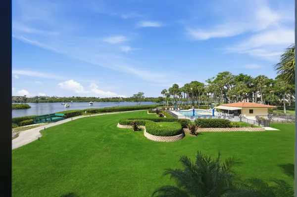 $1,389,999 | 1000 North Us Highway, Unit BE205, Jupiter, FL 33477
