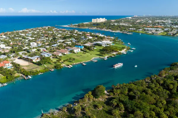 $1,389,999 | 1000 North Us Highway, Unit BE205, Jupiter, FL 33477