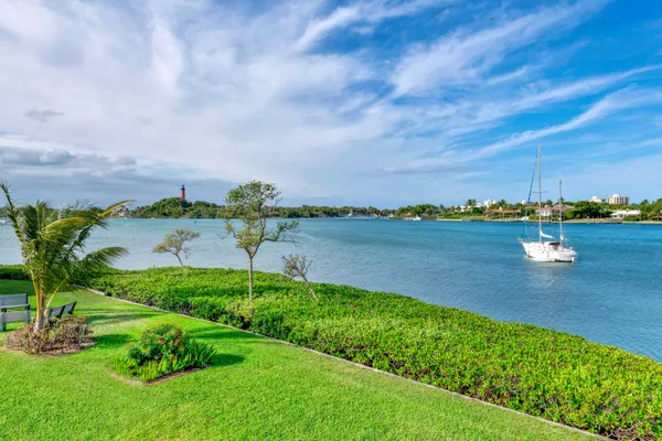 $1,389,999 | 1000 North Us Highway, Unit BE205, Jupiter, FL 33477