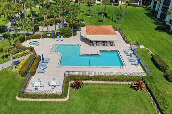 $1,389,999 | 1000 North Us Highway, Unit BE205, Jupiter, FL 33477