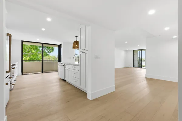 $1,389,999 | 1000 North Us Highway, Unit BE205, Jupiter, FL 33477