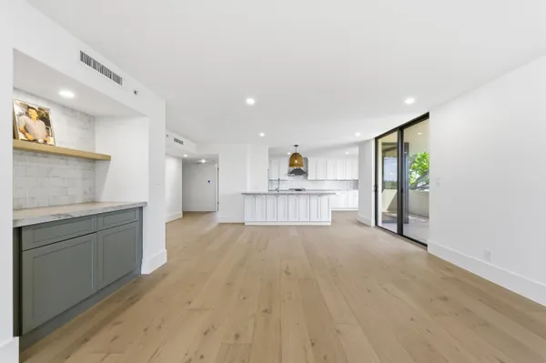 $1,389,999 | 1000 North Us Highway, Unit BE205, Jupiter, FL 33477