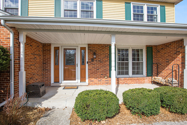 3490 Ronald Road Crete, IL 60417 - Photo 2 of 25 front view of a house