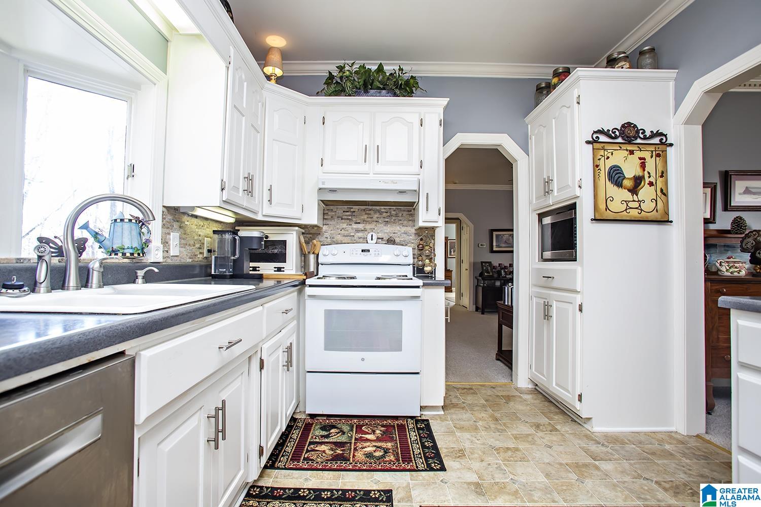 6911 Deer Haven Road Pinson, AL 35126 - Photo 4 of 52