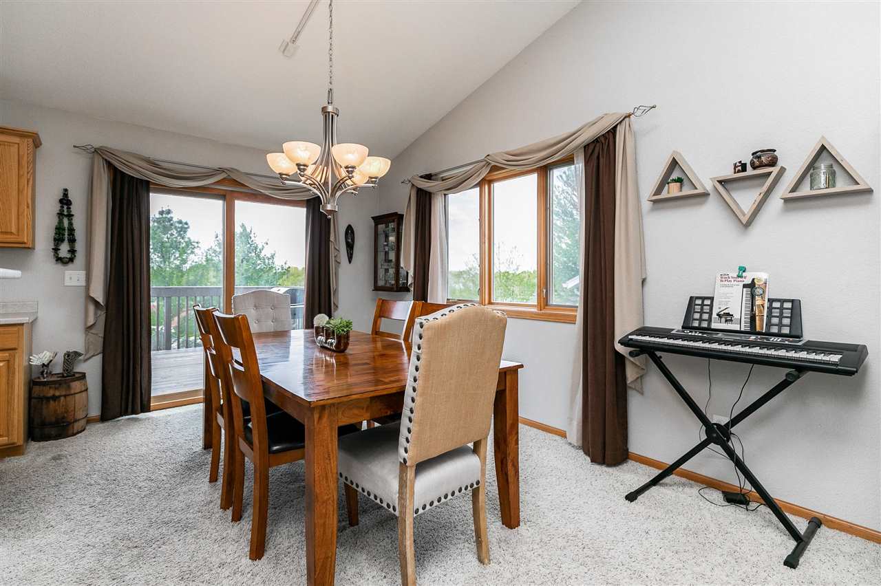 155 Windsor Road North Liberty, IA 52317 - Photo 6 of 39 Gallery Image 6