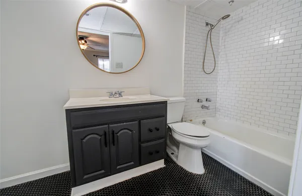 $1,090 | 6410 Del Monte Drive, Unit 118, Houston, TX 77057