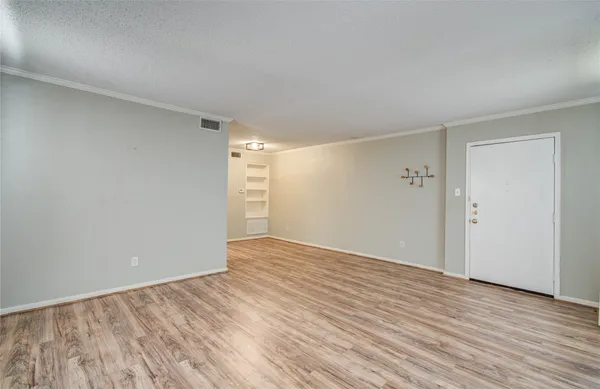 $1,090 | 6410 Del Monte Drive, Unit 118, Houston, TX 77057