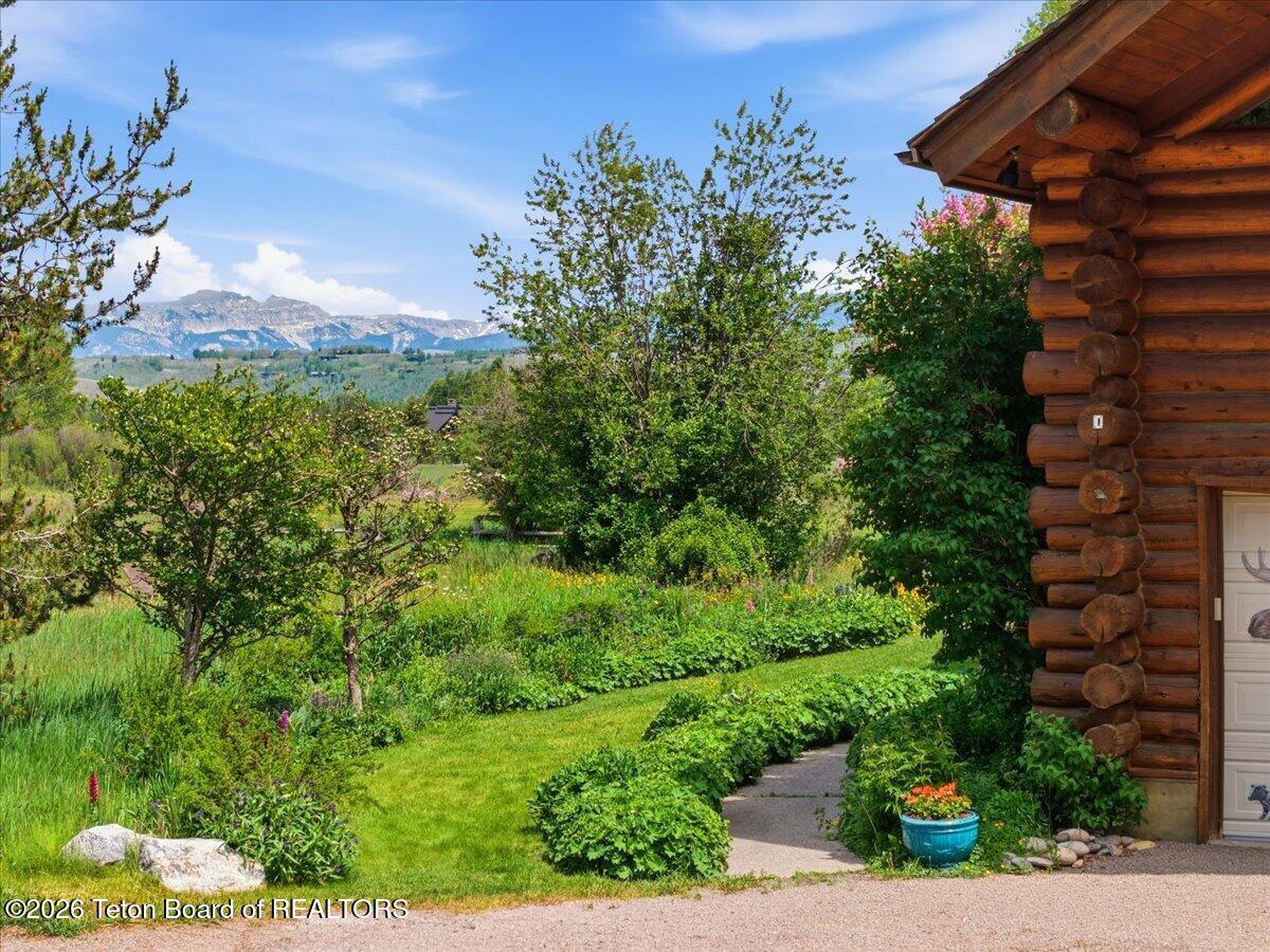2450 North Fish Creek Road Wilson, WY 83014 - Photo 11 of 40 06-09 - 2450 Fish Creek Rd