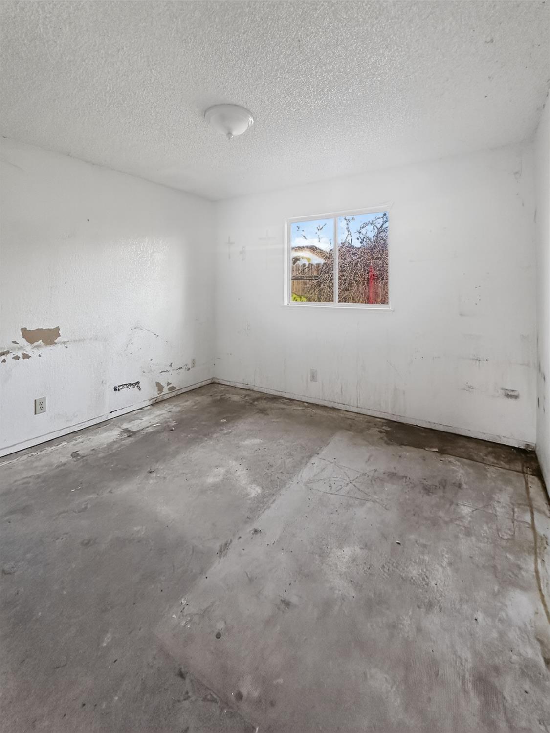 1372 East Laroda Circle Reedley, CA 93654 - Photo 12 of 22