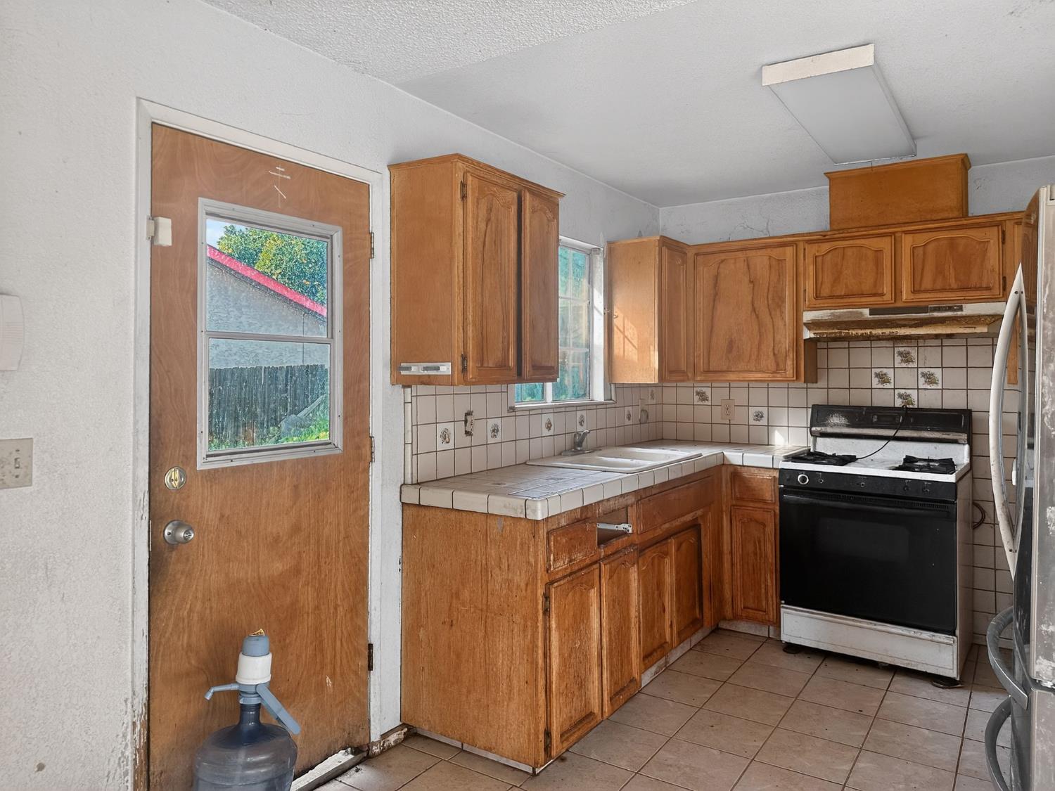 1372 East Laroda Circle Reedley, CA 93654 - Photo 10 of 22