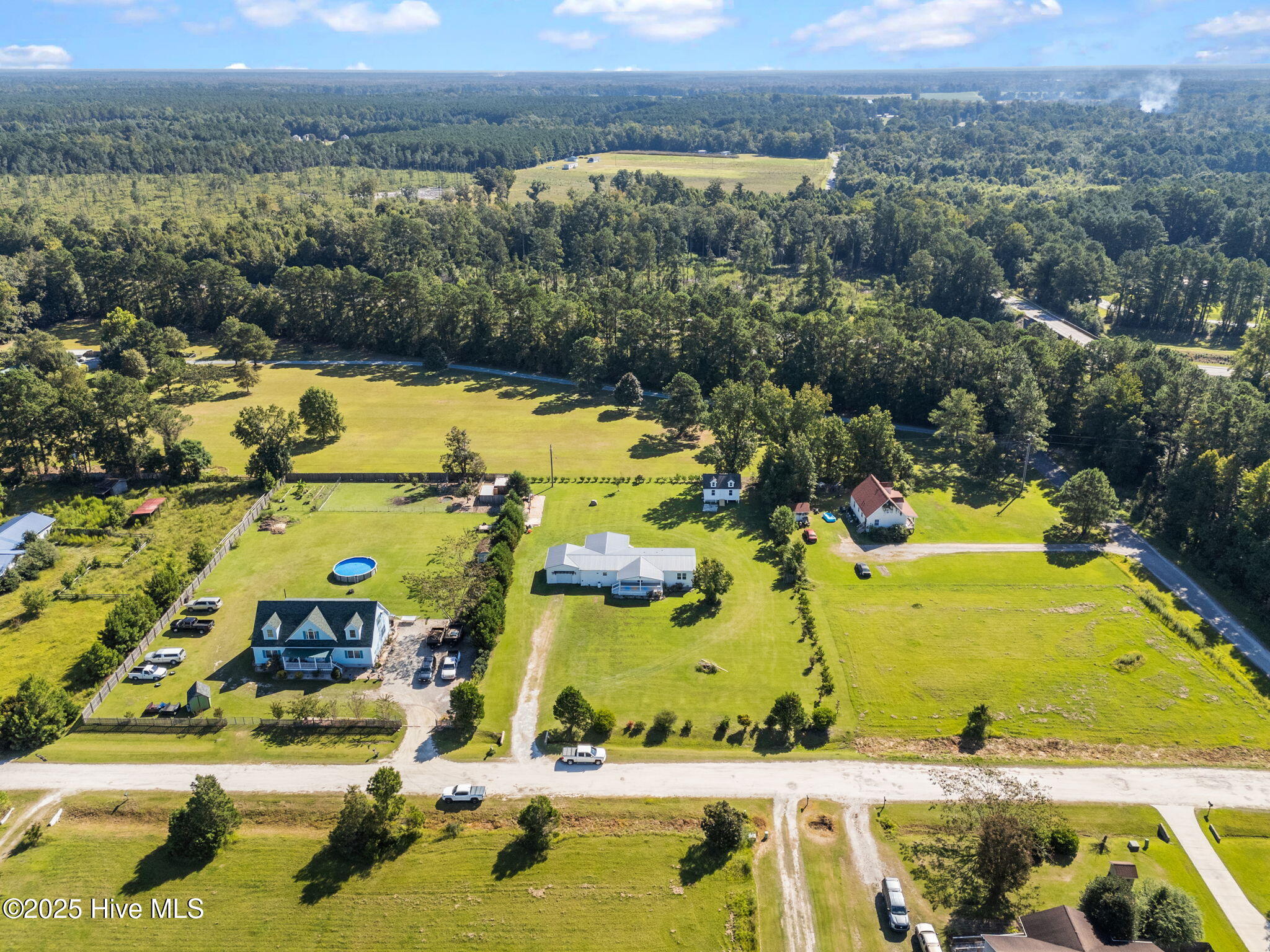 56 Sage Road Burgaw, NC 28425 - Photo 10 of 50 17-web-or-mls-DJI_20250904100911_0449_D