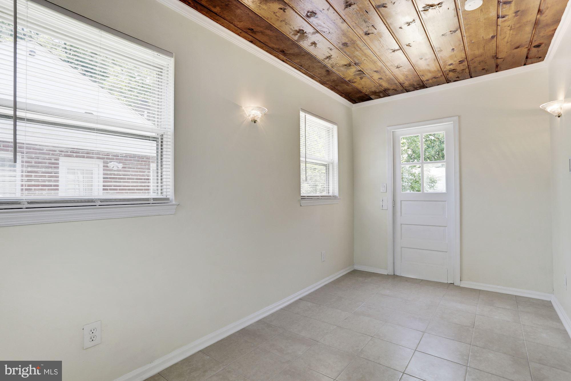 518 Harding Drive Silver Spring, MD 20901 - Photo 9 of 23 Sunroom/ Dining Room