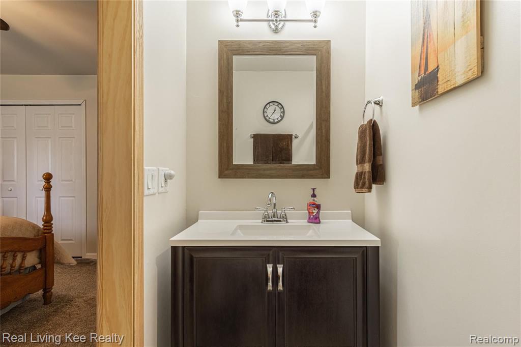 2160 Warrington Road Rochester Hills, MI 48307 - Photo 39 of 55