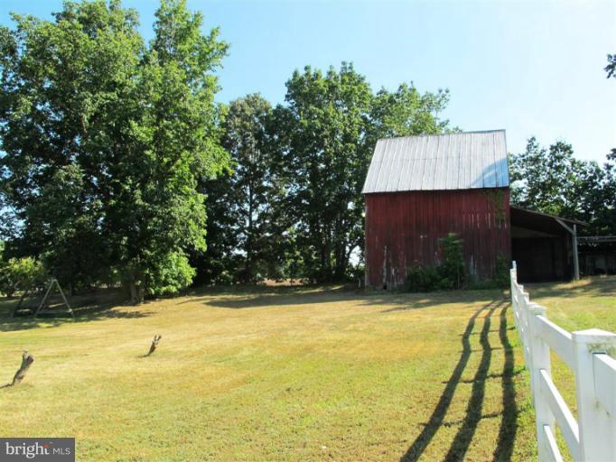 265 Skinners Turn Road Owings, MD 20736 - Photo 4 of 30 Barn With Electric