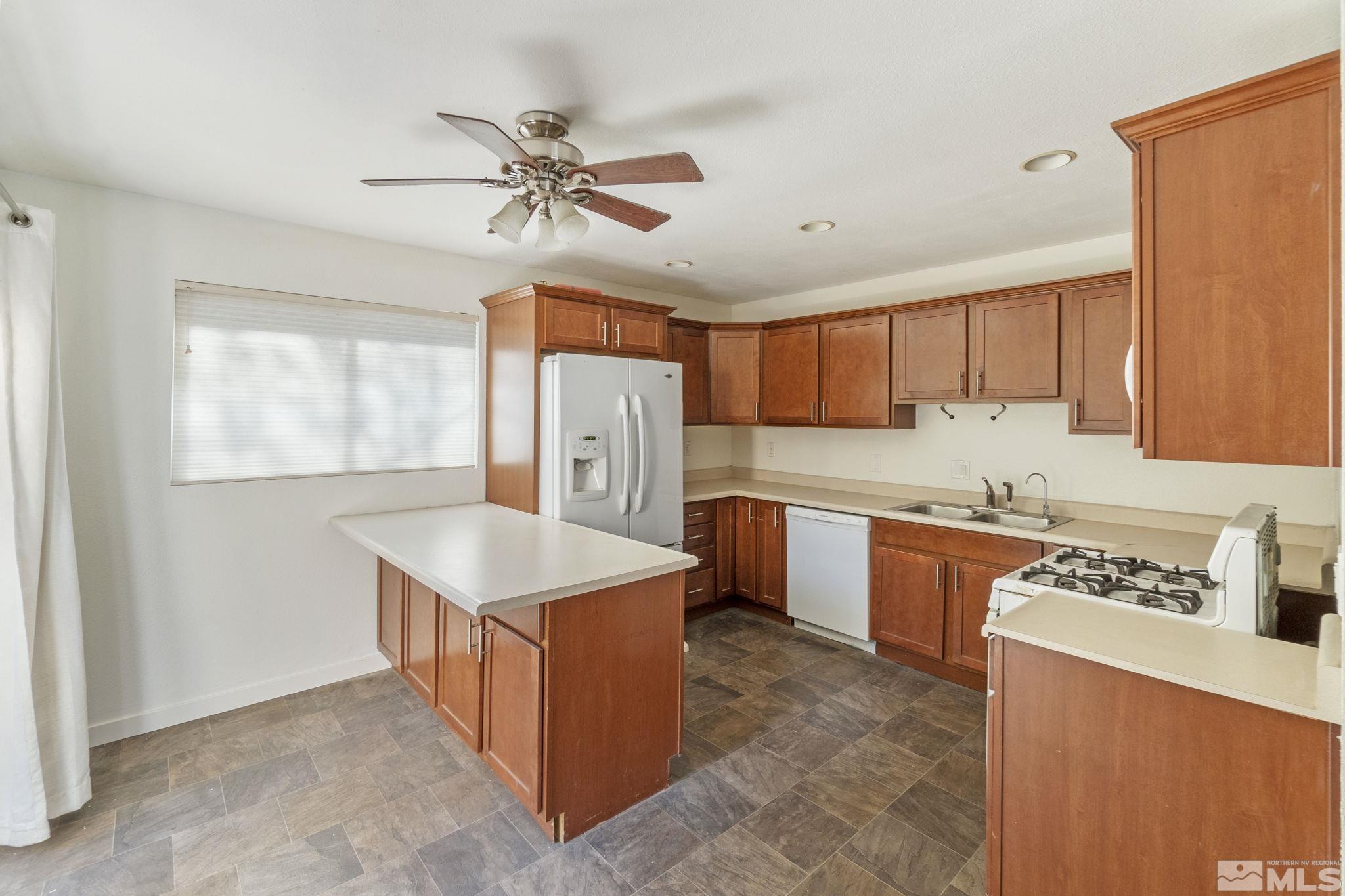2890 Edgewood Drive Reno, NV 89503 - Photo 8 of 19 Photo 8