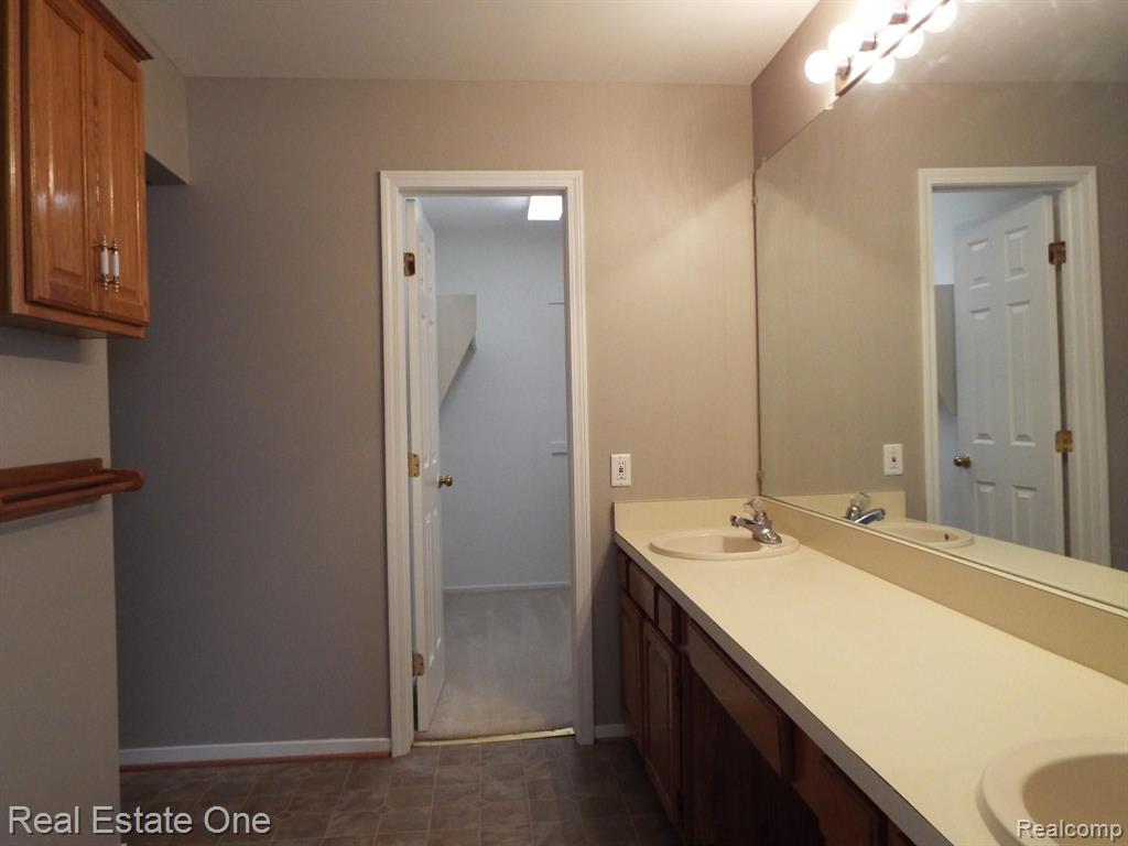 44937 Lemont Road Canton, MI 48187 - Photo 22 of 43