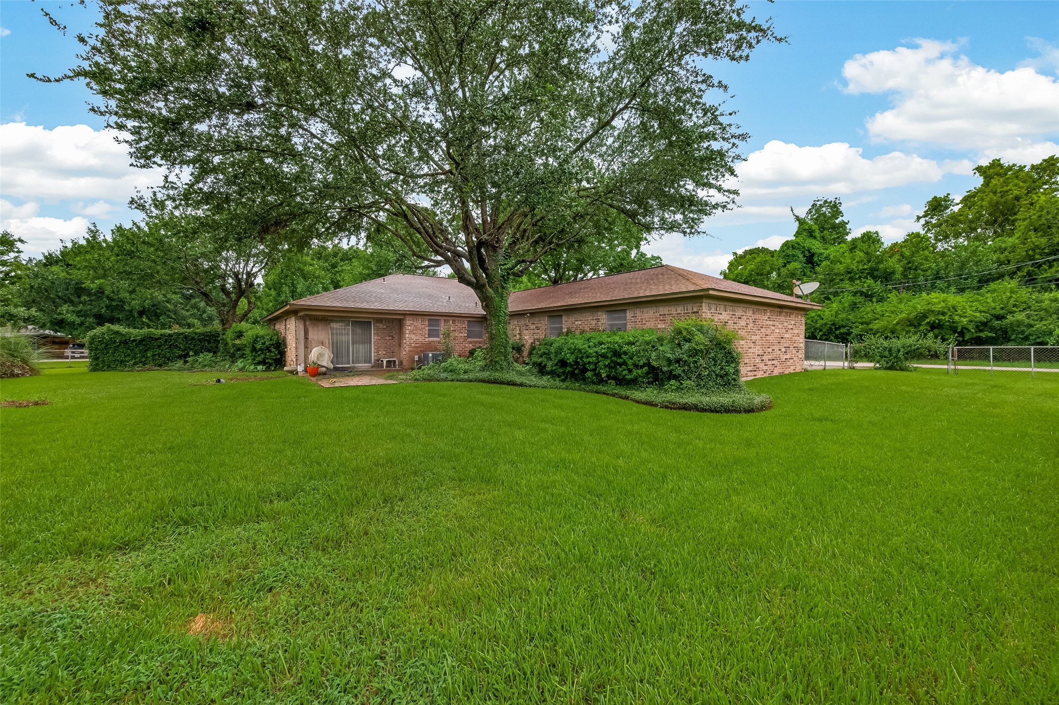 605 Julie Lane Highlands, TX 77562 - Photo 35 of 38