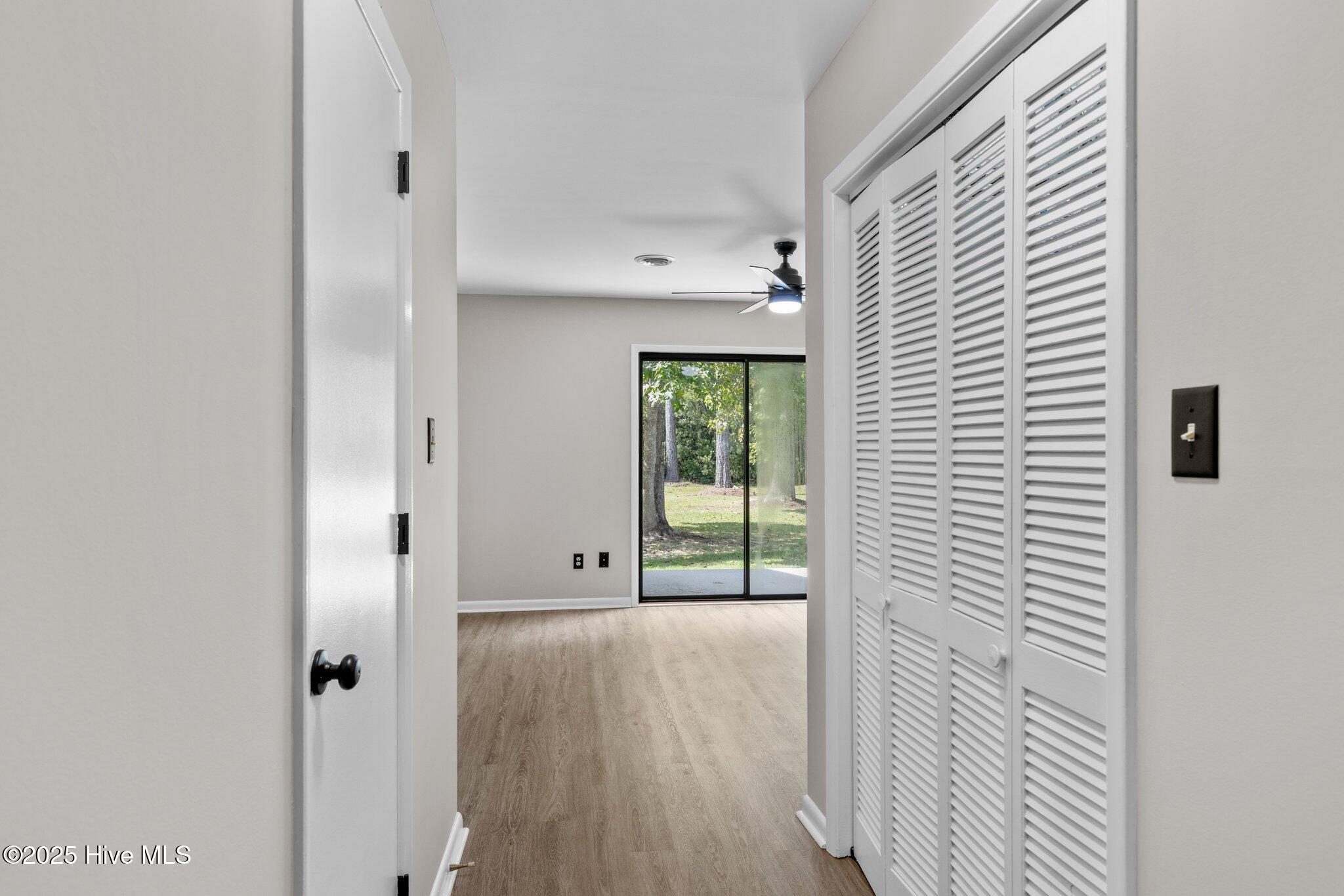 48 Port W Court, Unit D Swansboro, NC 28584 - Photo 13 of 33 Hallway entrance