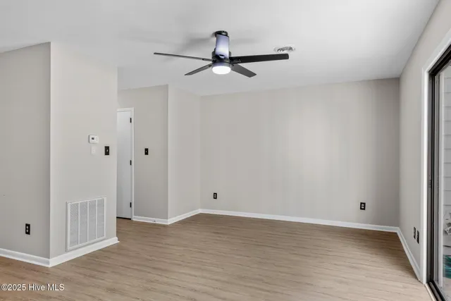 $1,575 | 48 Port W Court, Unit D, Swansboro, NC 28584