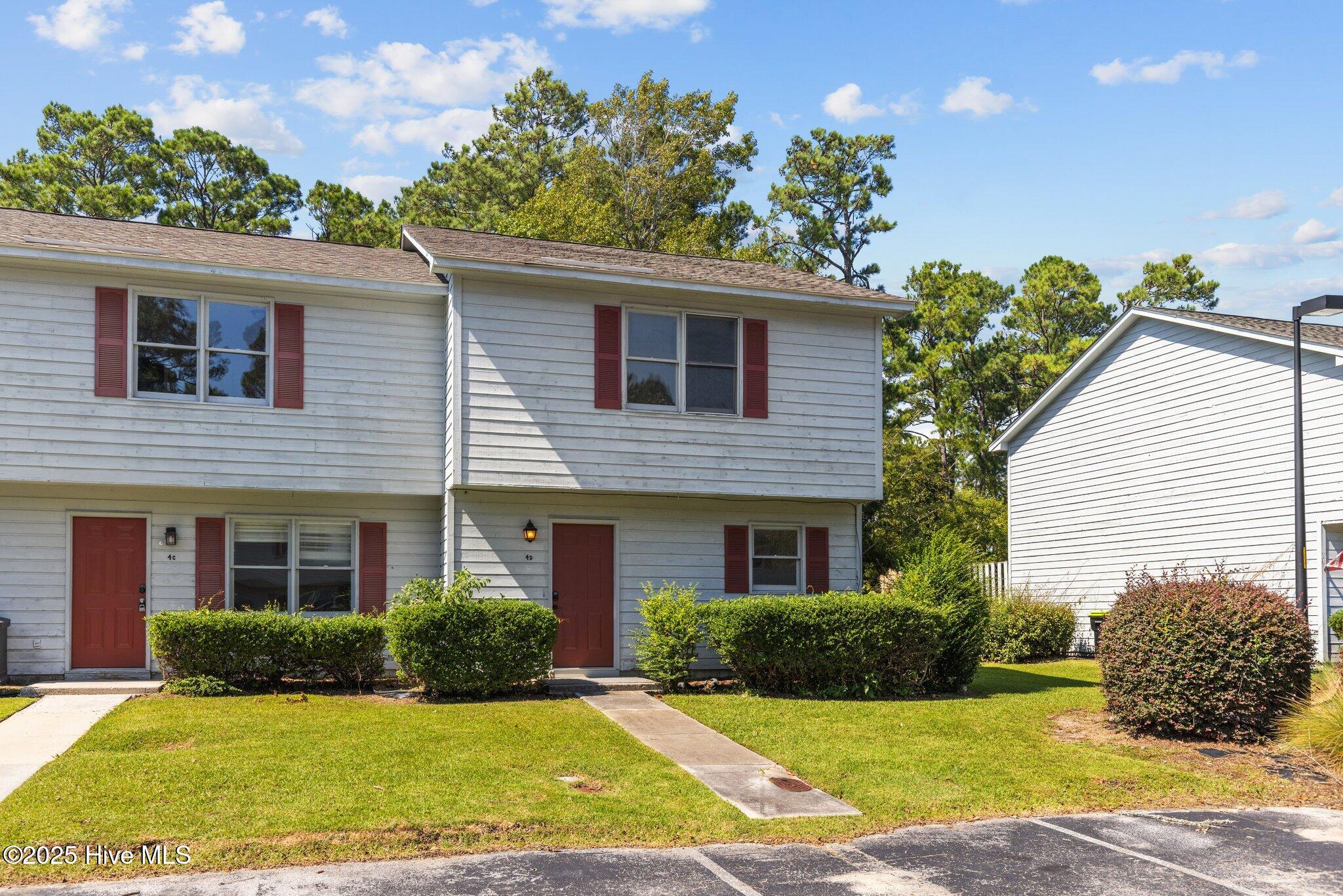 48 Port W Court, Unit D Swansboro, NC 28584 - Photo 2 of 33 4D Port West Townhomes
